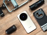 Das Vivo X300 Pro sowie das kompaktere Vivo X300 Zeiss-Kamera-Flaggschiff importieren: Einige Händler nennen bereits Europreise für das China-Modell. (Bildquelle: Weibo)