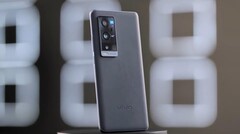 Das Vvo X60 Pro+ gibts bald auch in einer abgespeckten Variante mit schlechterer Tele-Kamera. (Bild: Vivo)