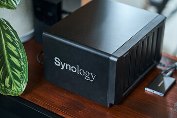 ... unsere Synology-Diskstation mit 6 Einschüben.