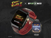 Die Street Fighter II: My Play Watch mit rotem Armband, goldfarbenen Details und einem zweiten Zifferblatt.