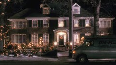 Google macht ein Remake des Weihnachtshits aus 1991. Kevin-Allein zu Haus mit Google Home.