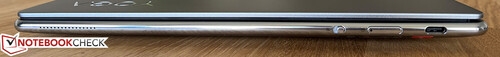 Das Lenovo Yoga Slim 7 setzt unter anderem auf 2x USB-C 4.0 (Bilder: Andreas Osthoff)