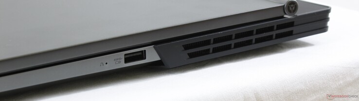 Rechts: Lenovo Resetknopf, USB 3.0
