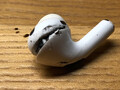 Kult-Earbuds Apple AirPods Air: Überhitzen die Ohrstöpsel, dann wird es eventuell sehr häßlich und gefährlich (Quelle heise.de, Bildquelle privat).