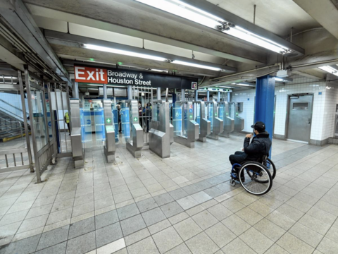 Ein Fare Gate der nächsten Generation in der New Yorker MTA. Auch Berlin will solche Zugangssperren.