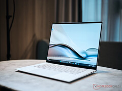 Asus Zenbook S 16 Laptop im Test - Der erste Copilot+ Laptop mit AMD Zen 5 im 1,3 cm flachen Gehäuse