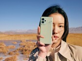 Das Realme GT 2 Pro wird zusammen mit einem 200 Watt Ladegerät zum MWC vorgestellt. (Bild: Realme)