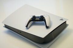 PlayStation 5: Eine leistungsfähigere Konsole soll im April erscheinen (Bild: Kerde Severin)