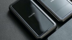 Die neue Powerstation Wireless XL besitzt dieselbe Kapazität wie das ältere Modell, sie lädt aber noch schneller. (Bild: Mophie)