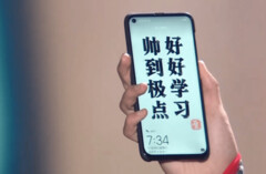 Das erste Handy mit ausgestanztem Loch für die Selfie-Cam zeigt sich vorab in einer TV-Show aus China.