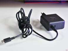 Das Wall Mounted USB-C-Ladegerät des Lenovo ThinkPad X9-15p Gen 1 Aura Edition