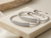 Die smarten Armbänder Luna Glow und Luna Glow Luxe (von rechts nach links).