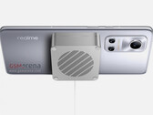 Das Realme Flash setzt auf ein komplett neues MagDart-Ladegerät. (Bild: GSMArena)
