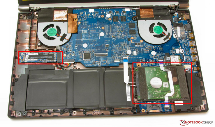 Das Aspire VN7-591G bietet eine M.2-SSD (links) und eine 2,5-Zoll-Festplatte - eine durchaus typische Kombination