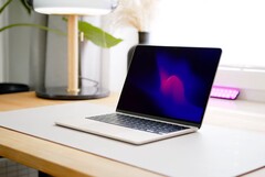 Das Macbook Air soll bald auch mit einem größeren 15 Zoll Display erhältlich sein. (Bild: Notebookcheck)