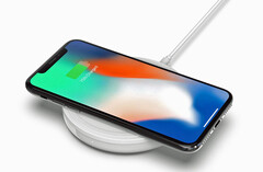 Boost Up Charging Pad: iPhone X drauflegen und aufladen