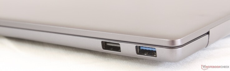 Rechts: USB 2.0, USB 3.0