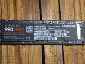 Die Samsung 990 Pro 2TB SSD ist im Deal derzeit für angenehme 135 Euro erhältlich (Bild: Mario Petzold)