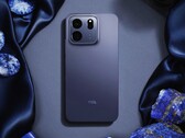 Das TCL P80 Ultra setzt auf ein AMOLED-Display mit matter Oberfläche.