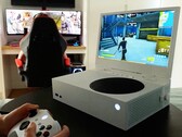 Mit dem xScreen kann die Xbox Series X ganz ohne Fernseher oder großen externen Monitor verwendet werden. (Bild: UPspec Gaming)