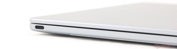 Links: USB-C 3.2 Gen. 2 mit DisplayPort 2.1 + Power Delivery