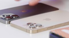 Das Apple iPhone 14 Pro Max unterscheidet sich im Detail an vielen Stellen vom iPhone 13 Pro Max. (Bild: Unbox Therapy)