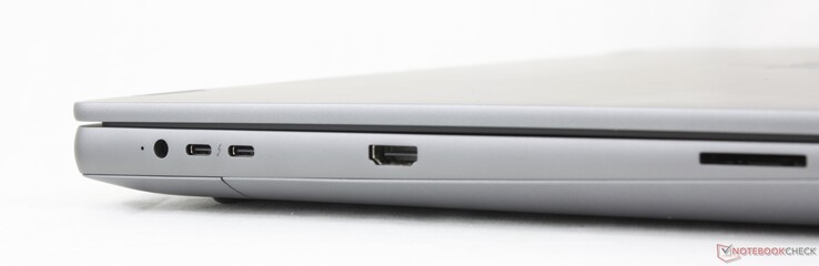 Links: Netzadapter, 2x USB-C Thunderbolt 5 mit DisplayPort 2.1 + Power Delivery (80 Gbps), HDMI 2.1, SD-Kartenleser