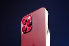 Ein iPhone mit großem Display soll ab nächstem Jahr auch in günstiger angeboten werden. (Bild: TheRegisti)