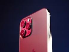 Ein iPhone mit großem Display soll ab nächstem Jahr auch in günstiger angeboten werden. (Bild: TheRegisti)