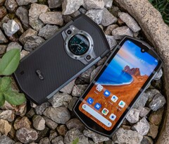 Unihertz TickTock: Smartphone mit Zweitdisplay