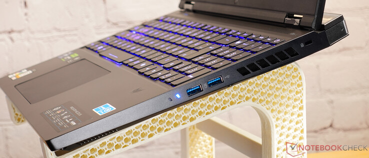 2 x USB-A 3.1 Gen 2, Kensington Lock Slot