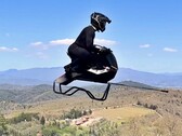 Das Airbike kann eine Geschwindigkeit von bis zu 102 Kilometern pro Stunde erreichen.  (Bildquelle: Screenshot des Volonaut Testvideos)