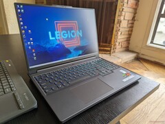 Die 16-Zoll-Ausführung des Lenovo Legion Slim 5 mit AMD-CPU und RTX 4070 gibts jetzt im Amazon-Deal (Bild: Allen Ngo)