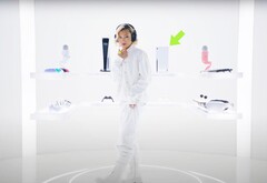 Logitech besitzt offenbar eine weiße Xbox Series X, die Konsole könnte bald in einer neuen Farbe starten. (Bild: Logitech, bearbeitet)