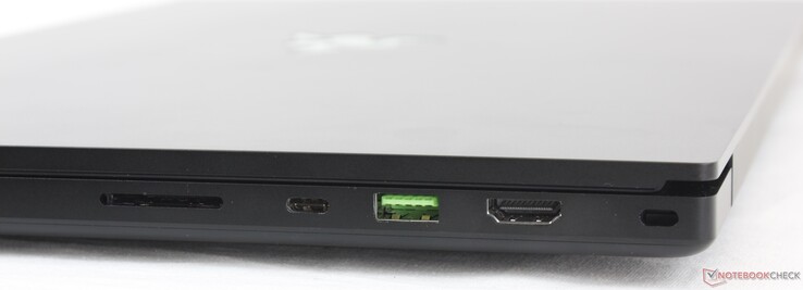 Rechts: SD-Reader UHS-III, USB Typ-C + Thunderbolt 3, USB 3.2 Gen. 2, HDMI 2.0b, Kensington Lock