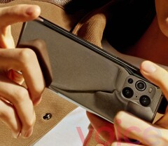 Das Oppo Find X3 Pro war bereits auf vielen Renderbildern zu sehen, das reguläre Find X3 soll auf einen langsameren SoC setzen. (Bild: Evan Blass, Voice)