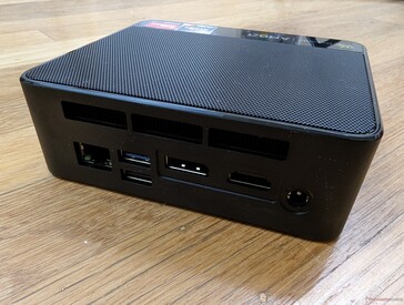 Hinten: Gigabit RJ-45, USB-A 3.2, USB-A 2.0, DisplayPort 1.4, HDMI 2.0