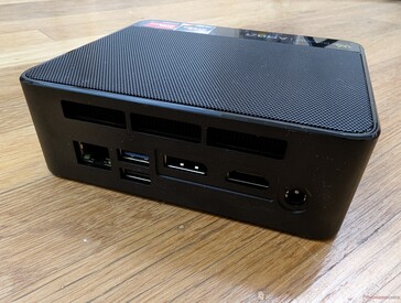 Hinten: Gigabit RJ-45, USB-A 3.2, USB-A 2.0, DisplayPort 1.4, HDMI 2.0