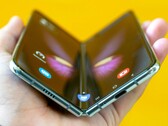 Könnte dünner sein: Laut Analyst und anderen Gerüchten arbeitet Samsung an einem Galaxy Z Fold6 Slim sowie einem Galaxy Z Flip6 Slim. (Bild: Mika Baumeister, editiert)