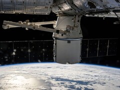 Symbolbild: Satellit, welcher die Erde umkreist. (Bildquelle: SpaceX-Imagery - Pixabay)