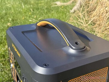 Massiver Griff auf der Oberseite