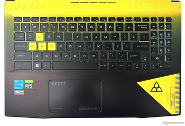 MSI Crosshair 15 R6E mit stilisiertem Tastaturdesign