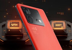 Das iQOO Neo 8 Pro setzt auf eine markante Rückseite mit Leder-Textur, wahlweise in Schwarz, Grün oder Orange. (Bild: Vivo)