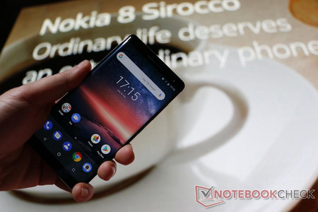 Nokia 8 Sirocco (Bild: HMD Global)