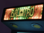 Balatro-Logo auf einem Spielautomaten