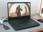Das HP Omen 17 ist ein wuchtiger Gaming-Laptop mit RTX 4070 und Ryzen 7 8845HS (Bildquelle: Benedikt Winkel)