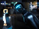 Honor kündigt für den Mobile World Congress nicht nur sein Robot Phone sondern auch einen humanoiden Kollegen an.