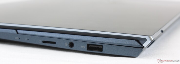 Rechts: MicroUSB, 3,5 mm Combo Audio, USB-A 3.2 Gen. 1