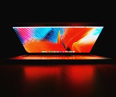 Das Apple MacBook Ultra soll als erstes MacBook ein OLED-Display erhalten.