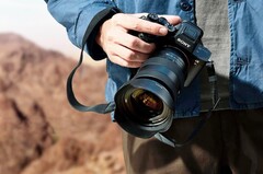 Die Sony A7R V soll besser gegen Staub und Wasser geschützt sein als die A7R IV. (Bild: Sony)